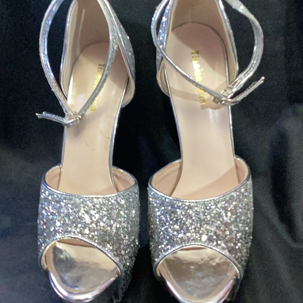 Silver Glitter Platform Heels - Picture 1 of 3
